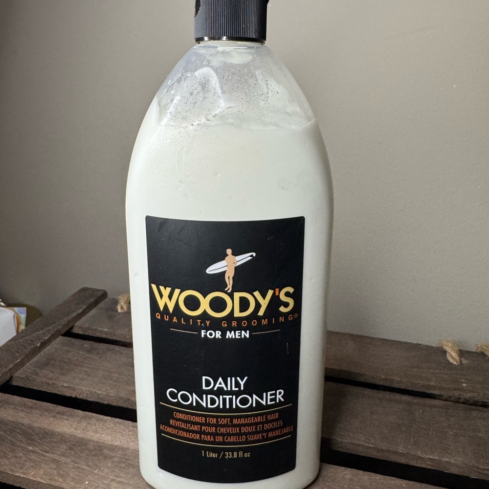 Daily Conditioner for Men HUGE 1 liter(33.8oz) bottle with flip top brand new